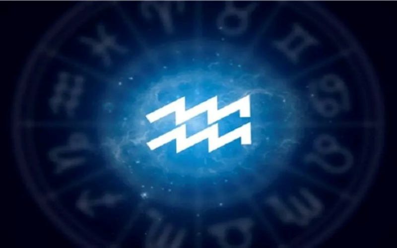 تحولات فلكية مفاجئة وغير متوقعة ترسم مسارات جديدة لمواليد برج الدلو اليوم